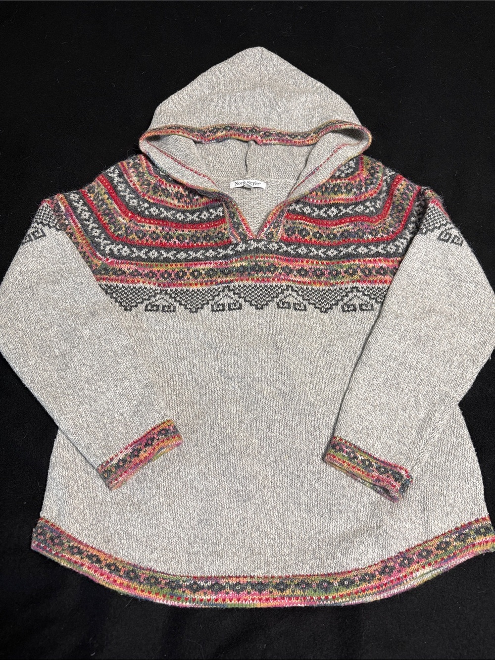 NorthStyle Hooded V-Neck Sweater in Heather Gray with Multicolor Fair Isle Trim